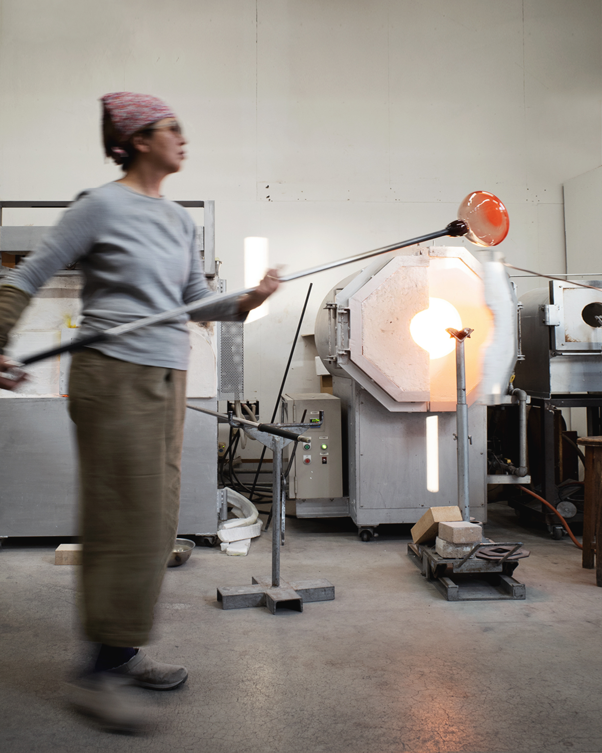 Kazumi Tsuji of Factory Zoomer glass blowing